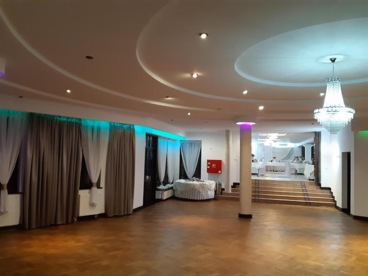 Fantazja - Restauracja I Noclegi Radom Exterior foto